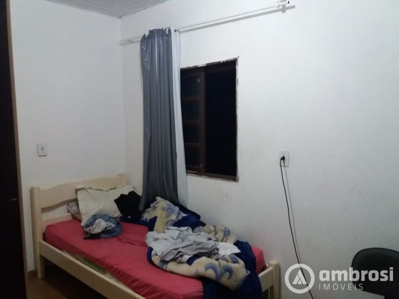Ampla Casa com 4 Quartos Troca por Sitio
