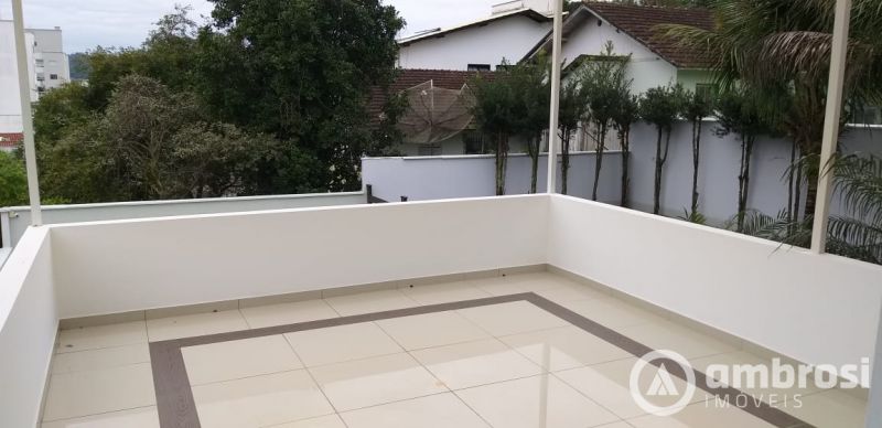 LINDA CASA - 1 SUITE+02 QTOS - MALUCHE