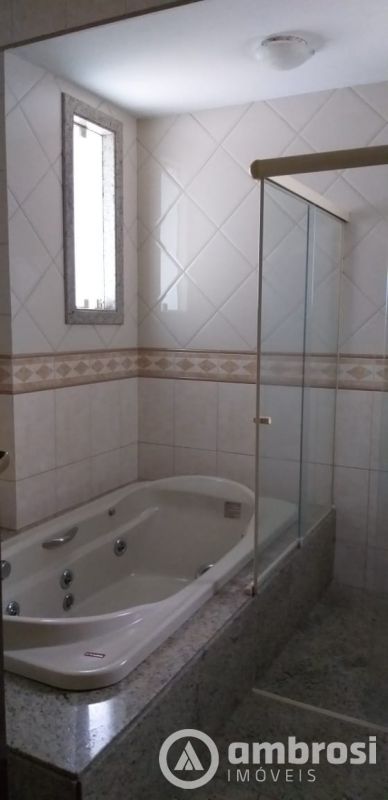 LINDA CASA - 1 SUITE+02 QTOS - MALUCHE