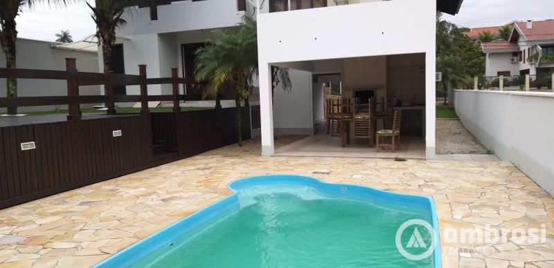 LINDA CASA - 1 SUITE+02 QTOS - MALUCHE
