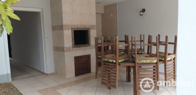LINDA CASA - 1 SUITE+02 QTOS - MALUCHE