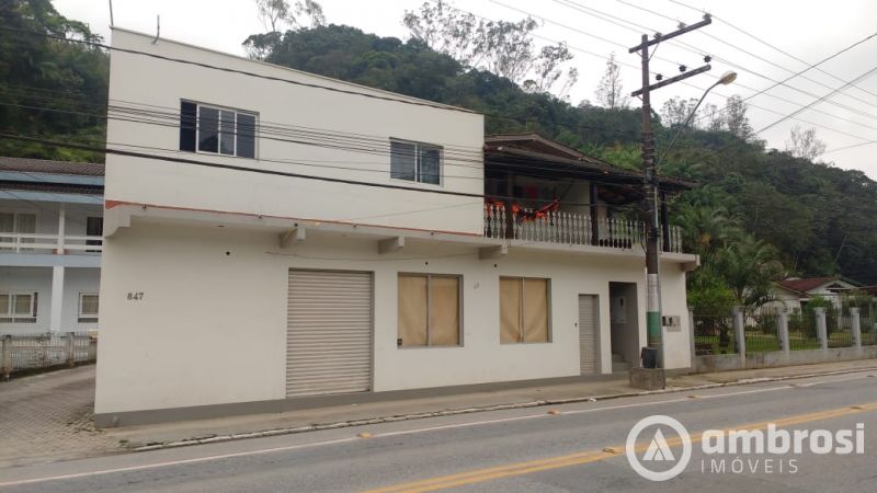 APTO 02 - INCLUSO AGUA, LIXO E IPTU -   AV. PRIMEIRO DE MAIO