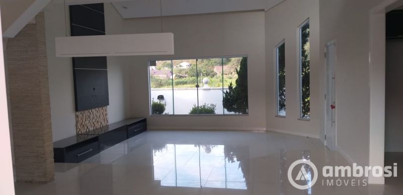 CASA 01 SUITE + 03 QTOS  (SEMI-MOBILIADA) - BAIRRO LIMOEIRO