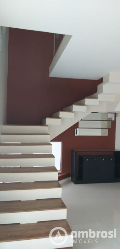 CASA 01 SUITE + 03 QTOS  (SEMI-MOBILIADA) - BAIRRO LIMOEIRO