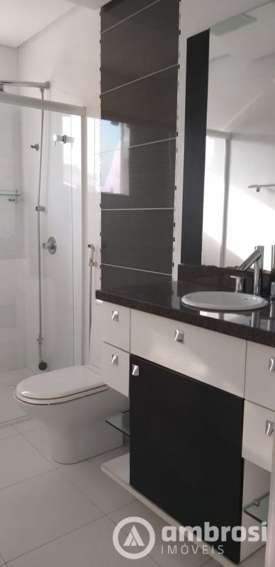 CASA 01 SUITE + 03 QTOS  (SEMI-MOBILIADA) - BAIRRO LIMOEIRO