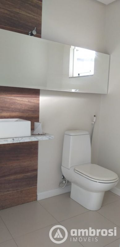 CASA 01 SUITE + 03 QTOS  (SEMI-MOBILIADA) - BAIRRO LIMOEIRO