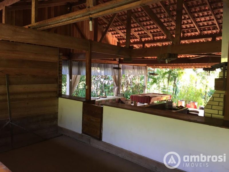 Casa / Chácara no centro da Guabiruba 