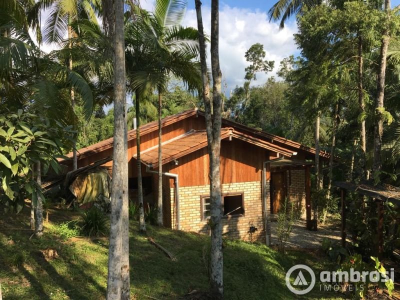 Casa / Chácara no centro da Guabiruba 