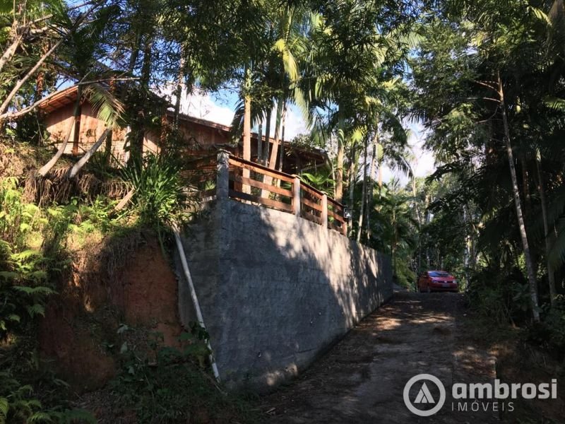 Casa / Chácara no centro da Guabiruba 