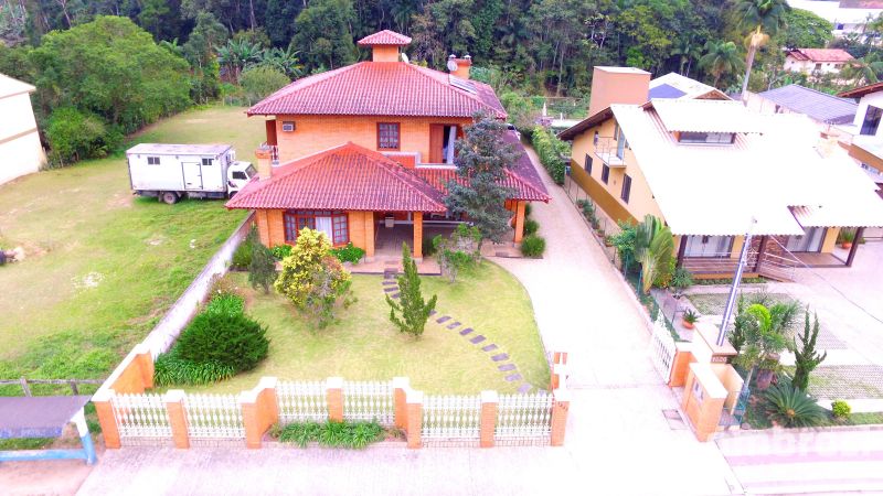 Casa de 4 quartos, 420m² no bairro Imigrantes, em Guabiruba | Eu Corretor