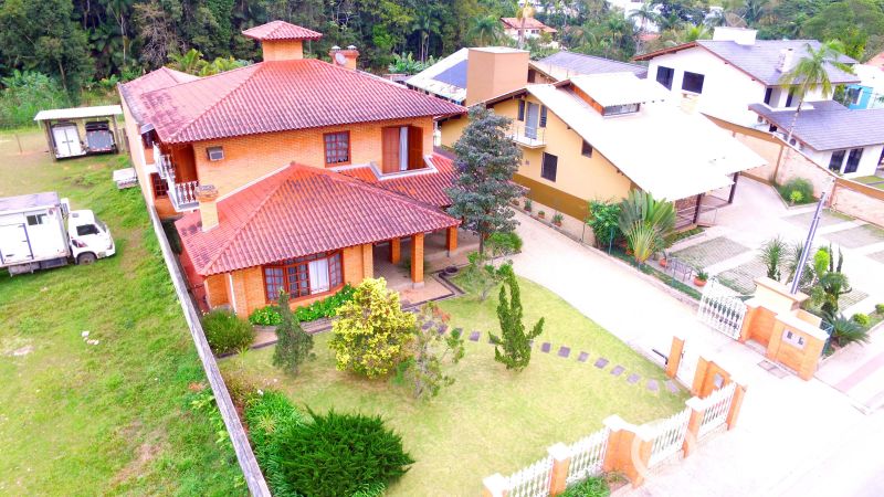 Casa de 4 quartos, 420m² no bairro Imigrantes, em Guabiruba | Eu Corretor