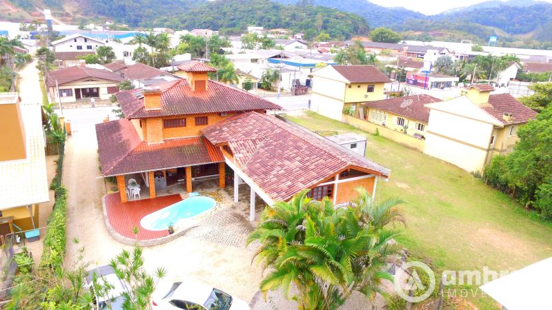 Casa de 4 quartos, 420m² no bairro Imigrantes, em Guabiruba | Eu Corretor