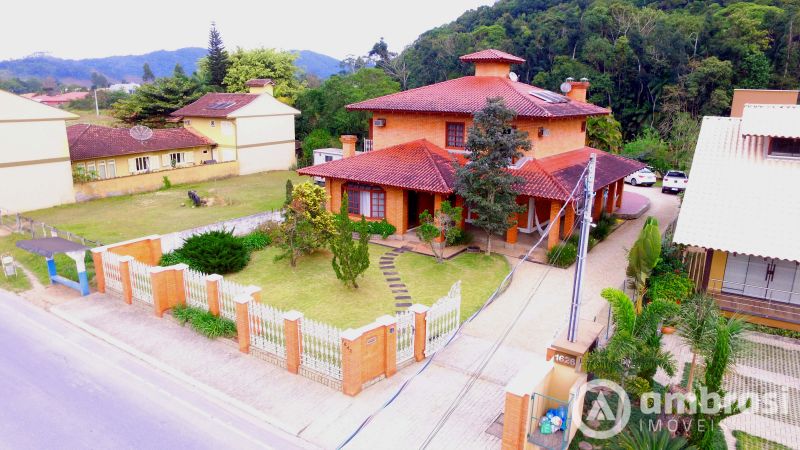 Casa de 4 quartos, 420m² no bairro Imigrantes, em Guabiruba | Eu Corretor