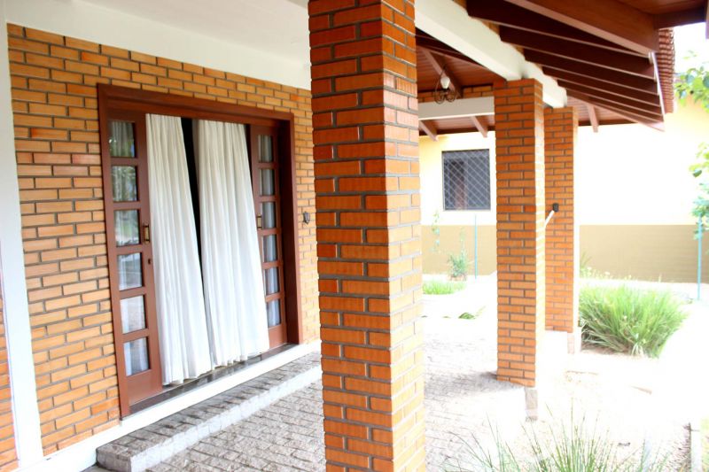 CASA  4 SUITES - CENTRO GUABIRUBA 