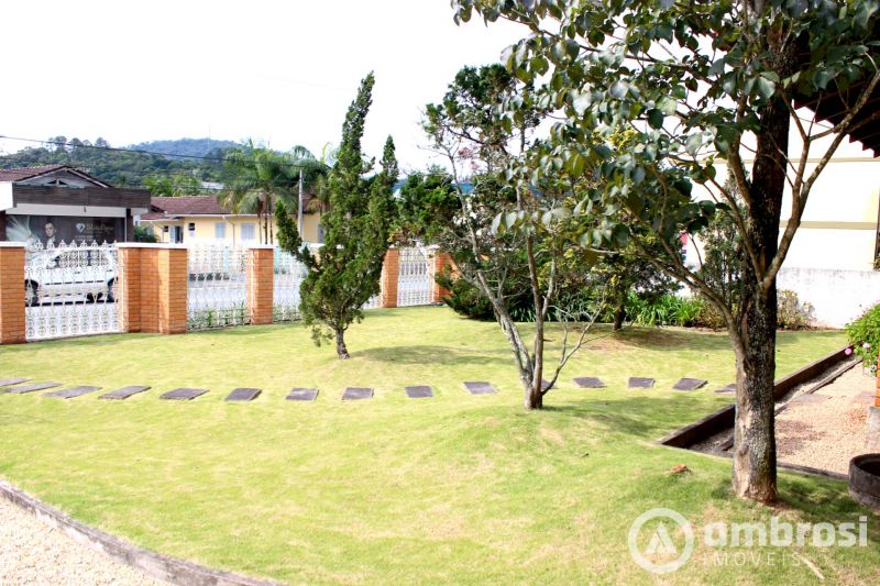 CASA  4 SUITES - CENTRO GUABIRUBA 