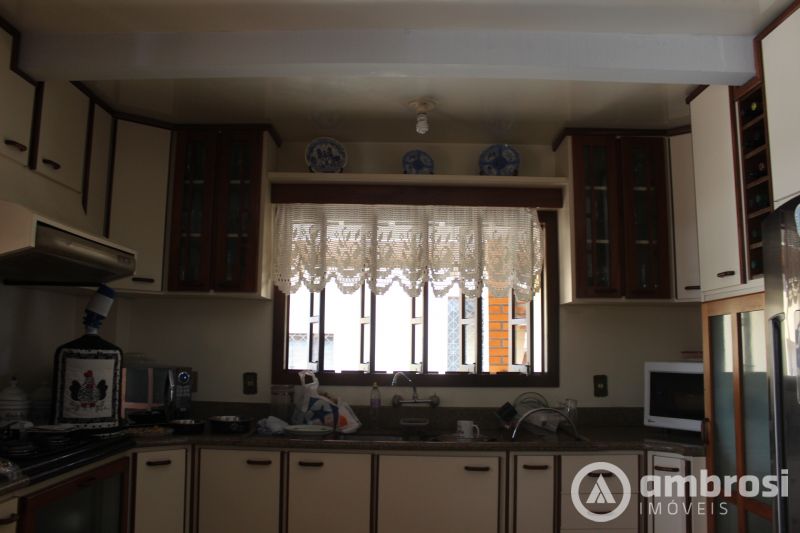 CASA  4 SUITES - CENTRO GUABIRUBA 