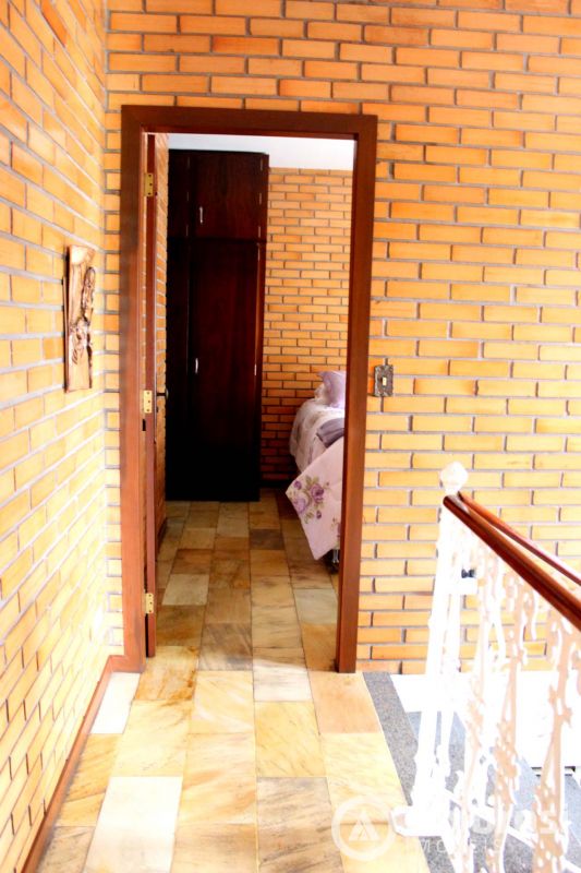 CASA  4 SUITES - CENTRO GUABIRUBA 