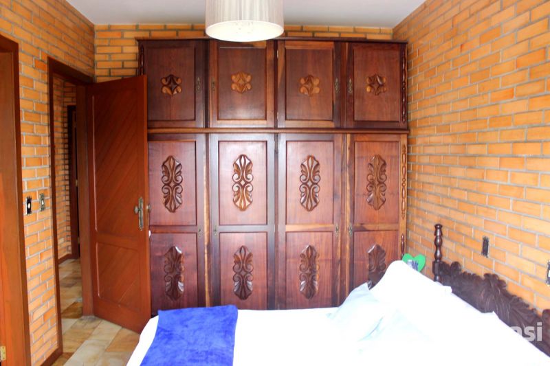 CASA  4 SUITES - CENTRO GUABIRUBA 
