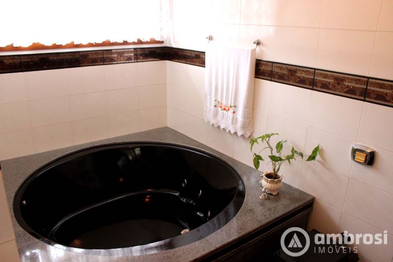 CASA  4 SUITES - CENTRO GUABIRUBA 