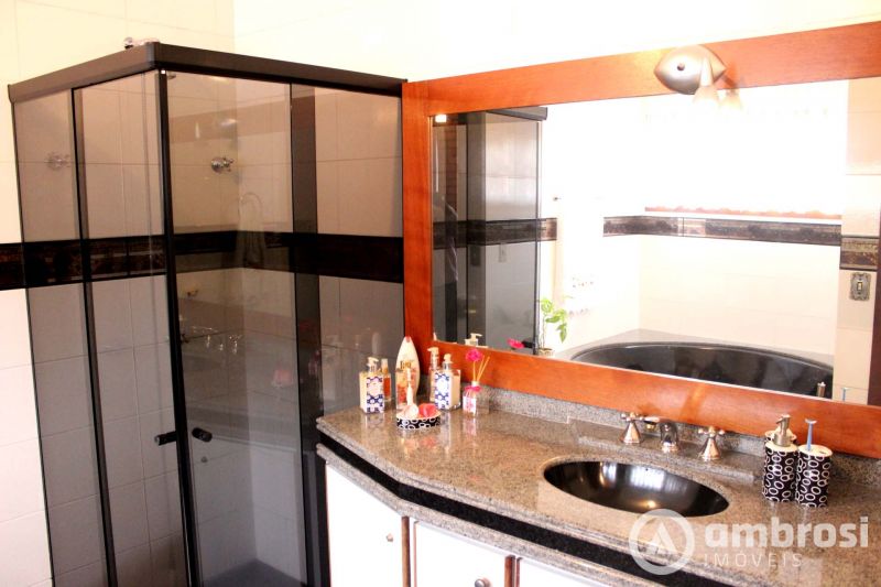 CASA  4 SUITES - CENTRO GUABIRUBA 