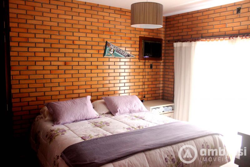 CASA  4 SUITES - CENTRO GUABIRUBA 