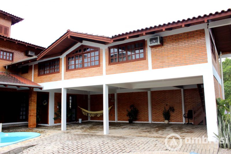 CASA  4 SUITES - CENTRO GUABIRUBA 