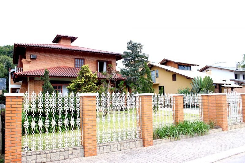 CASA  4 SUITES - CENTRO GUABIRUBA 