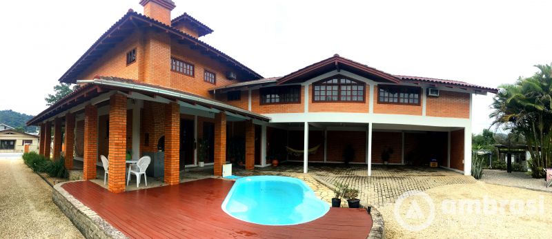 CASA  4 SUITES - CENTRO GUABIRUBA 