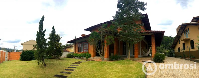 CASA  4 SUITES - CENTRO GUABIRUBA 