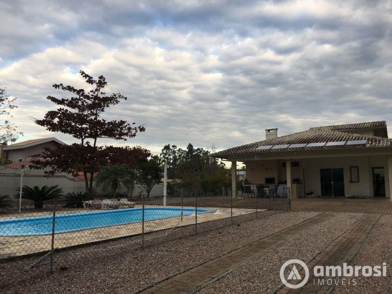 Casa de 3 quartos, 220m² | Eu Corretor