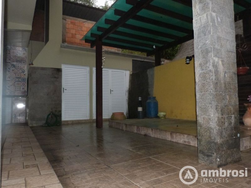 CASA COM 01 SUITE + 03 QTOS - COM PISCINA - SANTA RITA 
