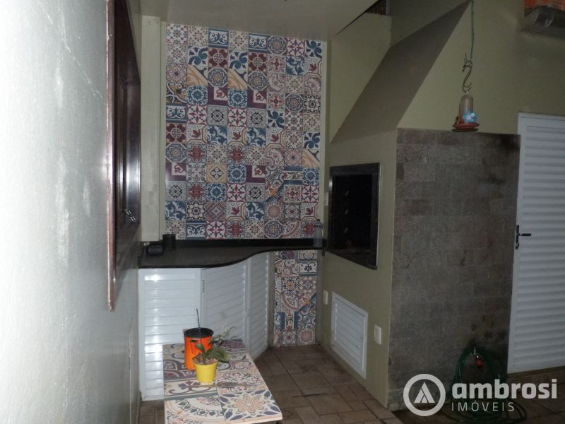 CASA COM 01 SUITE + 03 QTOS - COM PISCINA - SANTA RITA 
