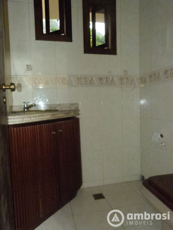 CASA COM 01 SUITE + 03 QTOS - COM PISCINA - SANTA RITA 