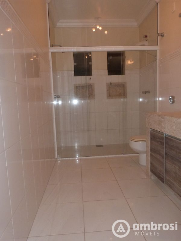 CASA COM 01 SUITE + 03 QTOS - COM PISCINA - SANTA RITA 