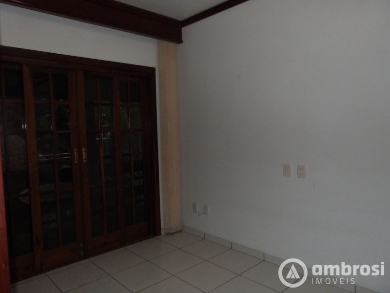 CASA COM 01 SUITE + 03 QTOS - COM PISCINA - SANTA RITA 
