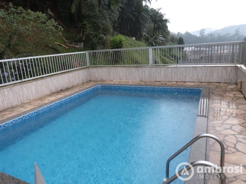 CASA COM 01 SUITE + 03 QTOS - COM PISCINA - SANTA RITA 