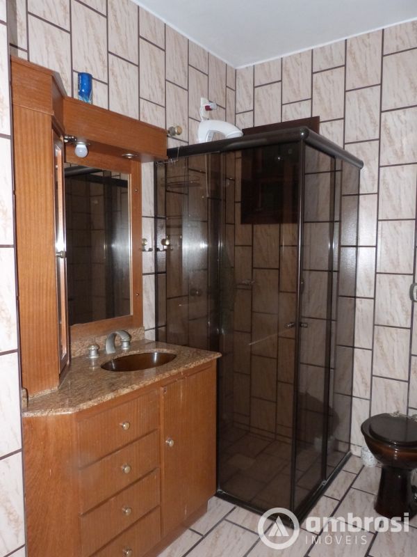 CASA COM 01 SUITE + 03 QTOS - COM PISCINA - SANTA RITA 