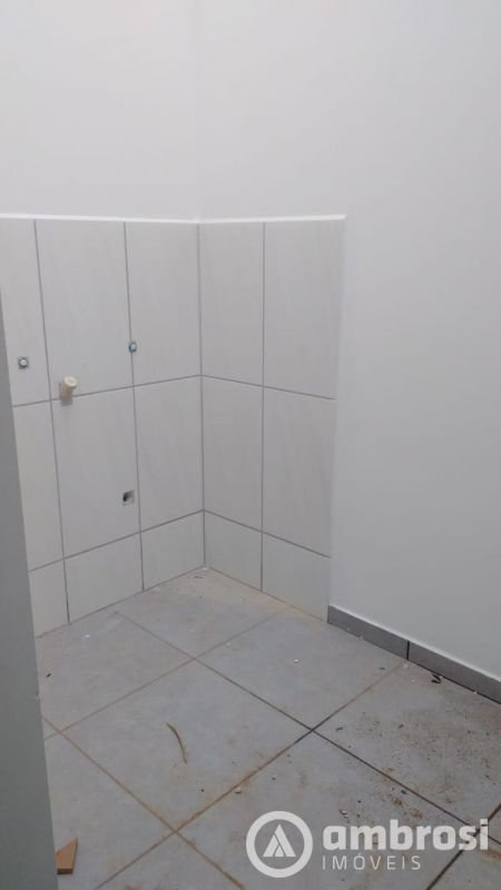 CASA  N. 04 - PRIMEIRO DE MAIO 