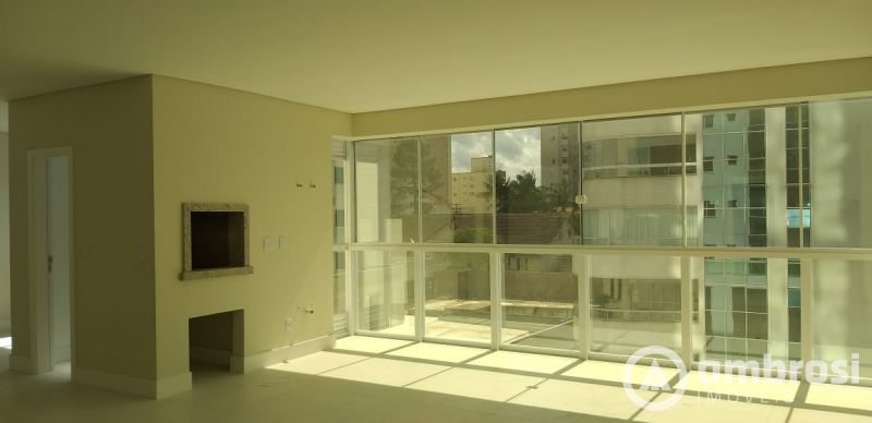 APTO COM 4 SUITES - CENTRO - Suíte com hidromassagem  