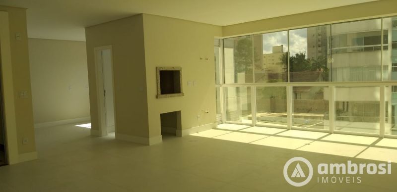 APTO COM 4 SUITES - CENTRO - Suíte com hidromassagem  
