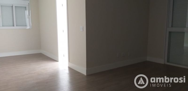 APTO COM 4 SUITES - CENTRO - Suíte com hidromassagem  