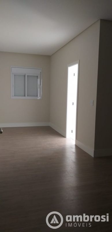 APTO COM 4 SUITES - CENTRO - Suíte com hidromassagem  