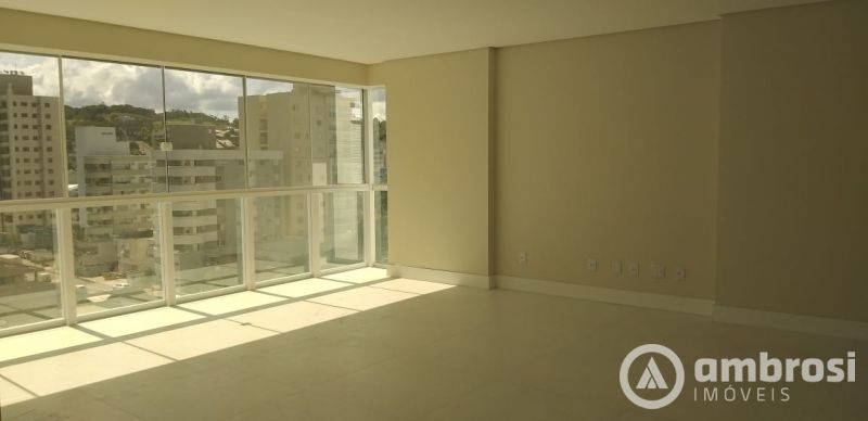 APTO COM 4 SUITES - CENTRO - Suíte com hidromassagem  