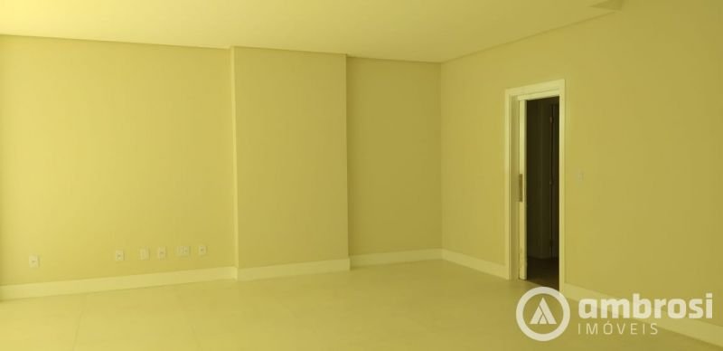 APTO COM 4 SUITES - CENTRO - Suíte com hidromassagem  