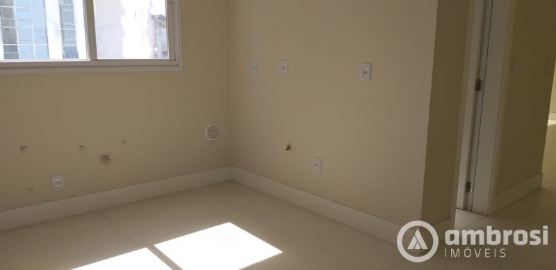 APTO COM 4 SUITES - CENTRO - Suíte com hidromassagem  