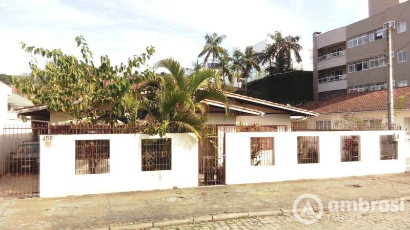 Casa de 3 quartos, 220m² no bairro Jardim Maluche, em Brusque | Eu Corretor