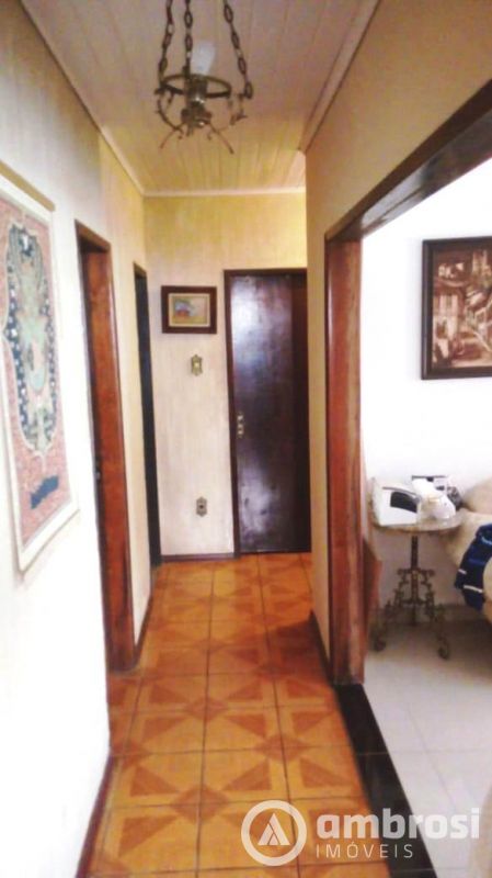 CASA 01 SUITE + 03 QTOS - BAIRRO MALUCHE
