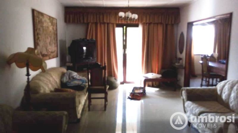 CASA 01 SUITE + 03 QTOS - BAIRRO MALUCHE