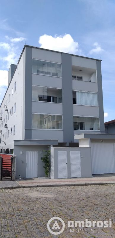 Apartamento de 2 quartos, | Eu Corretor