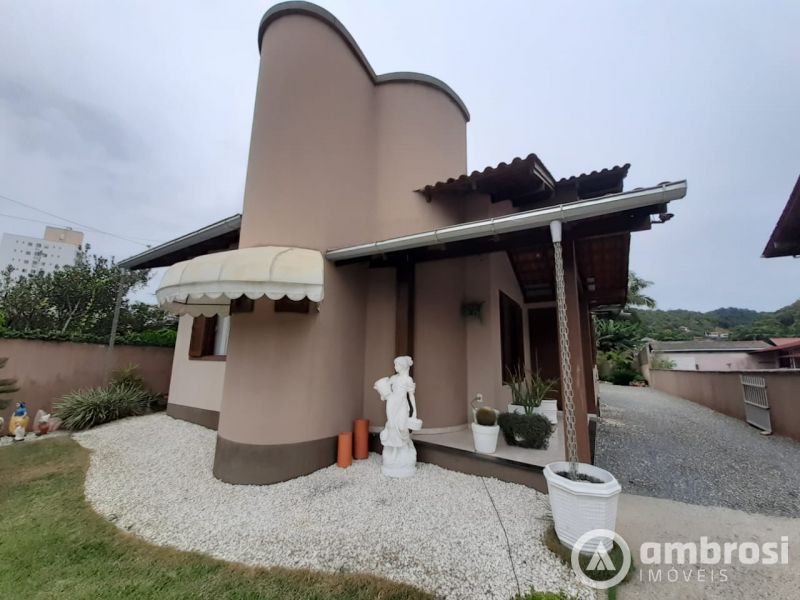 Casa de 3 quartos, 265m² no bairro São Luiz, em Brusque | Eu Corretor